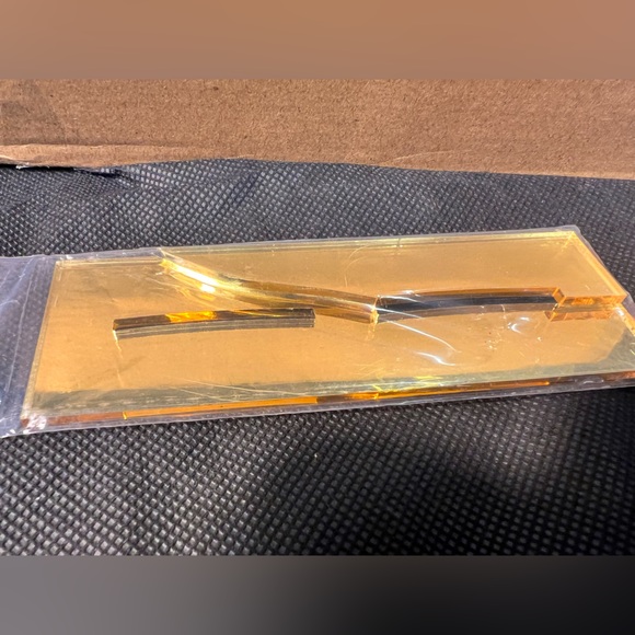 Gold Acrylic Number Sign 20 count - Picture 4 of 14